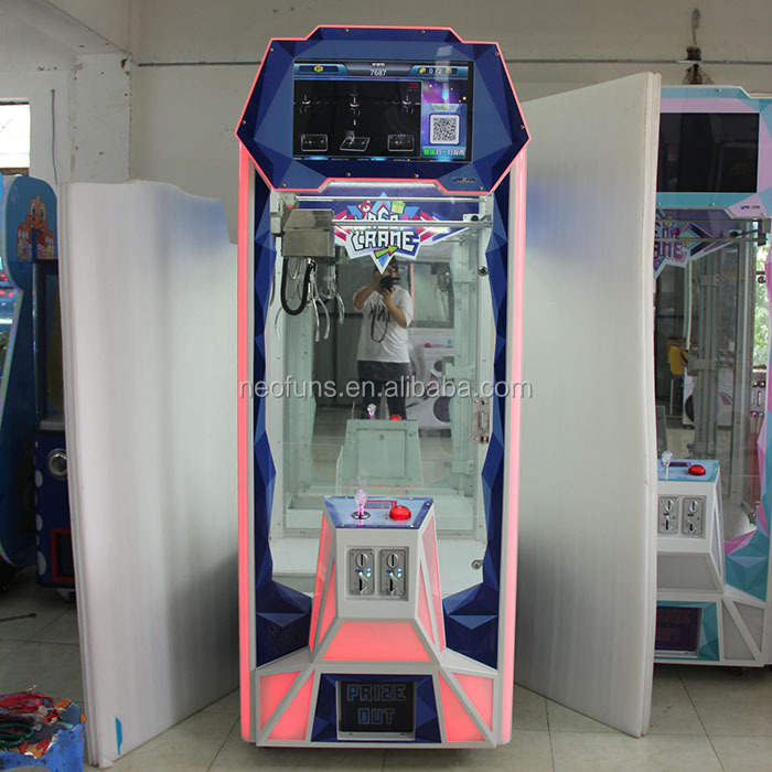 آلة ألعاب المخلب المحشوة، لعبة - مراجعة Arcade Toy Claw Vending Machine وسعره